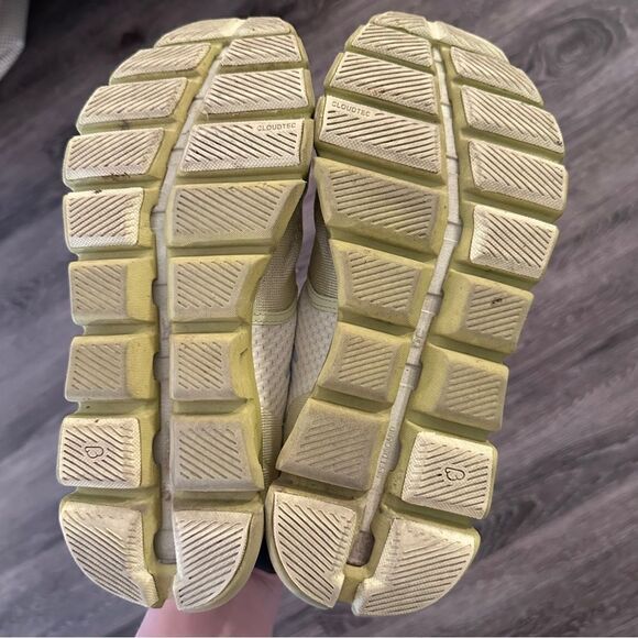 On Running Cloud X - Picture 8 of 9